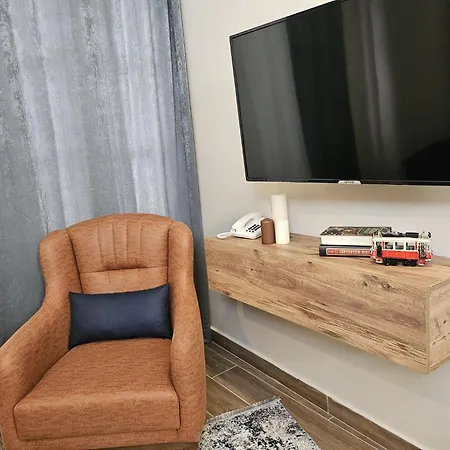 Majestik Hotel *