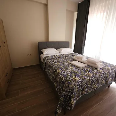 Majestik Hotel *